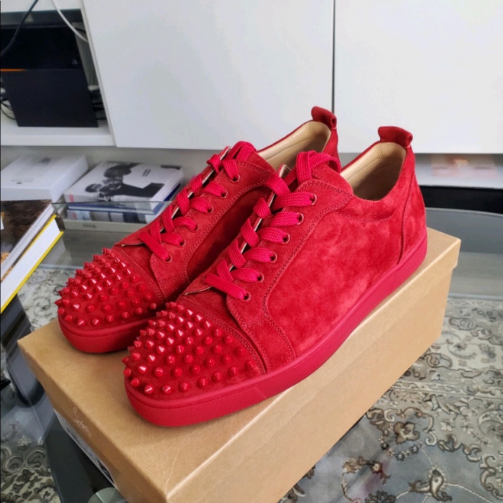 Hi! I’m selling red Christian loubitons worn once